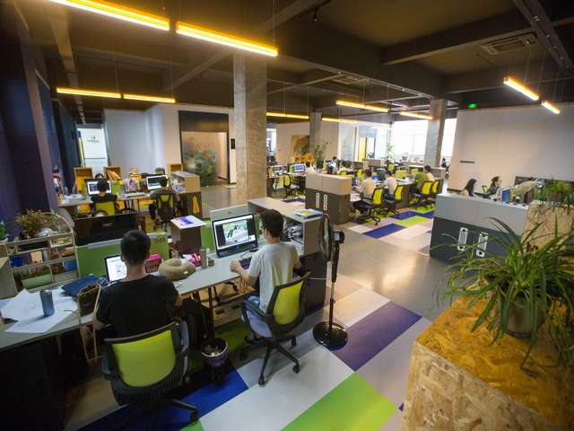 吉林地下车库高分子防水卷材涂胶覆砂生产线规格